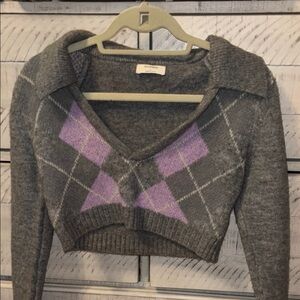 Forever 21 Gray and Purple Cropped V-Neck Argyle Sweater
